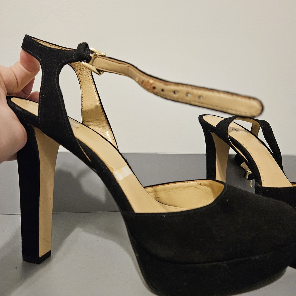 Michael Kors Black and Cream Heels - 9M